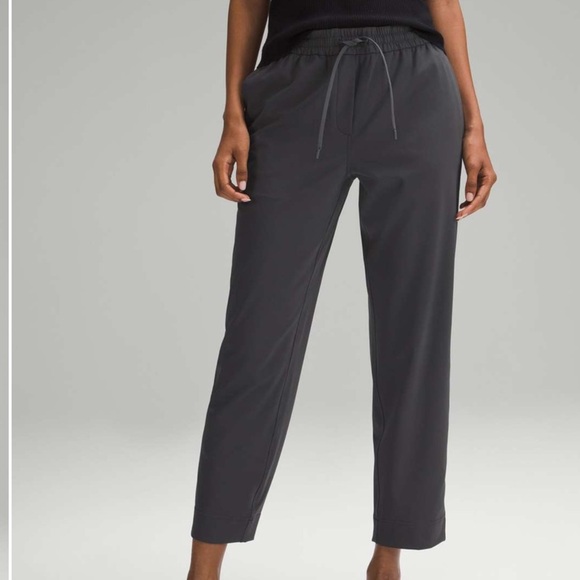 lululemon athletica Pants - Lululemon Tapered-Leg Mid-Rise Pant 7/8 Length *Luxtreme Black Size Medium